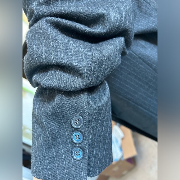 Blazer, 100% virgin Wool, Canadian made, Grey Pinstripe, - Picture 12 of 16